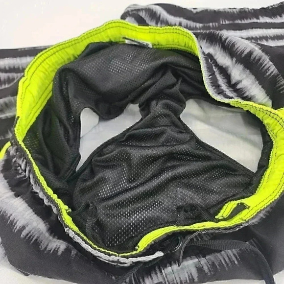Nike Striped Men's Swim Trunk M - Picture 9 of 10